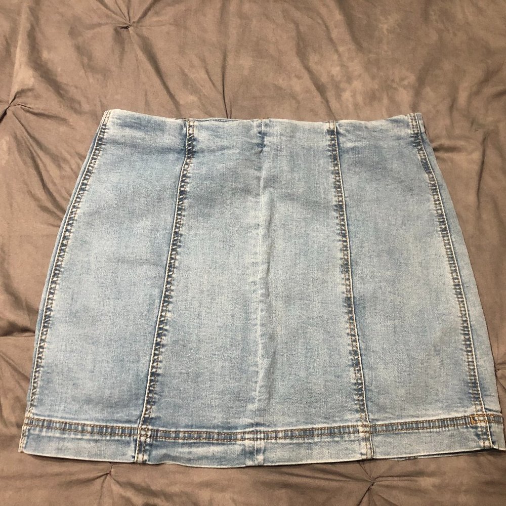 FOREVER 21 Light wash denim skirt